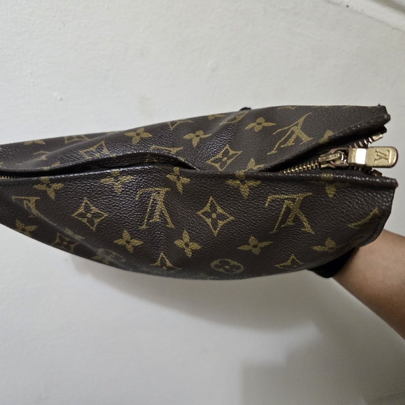 Louis Vuitton Brown Monogram Toiletry Pouch Bag - Picture 12 of 17